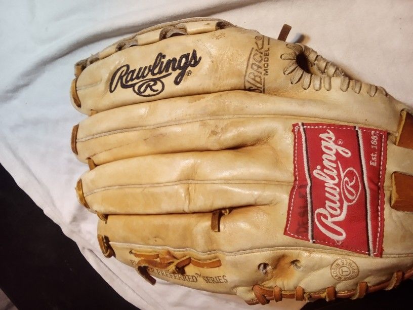 Rawlings RGB10 Basket Web 13 Inch Left Hand Glove
