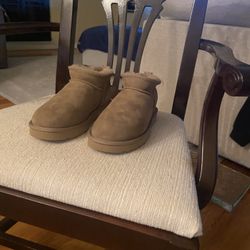 UGG Clasic Ultra Mini Boots