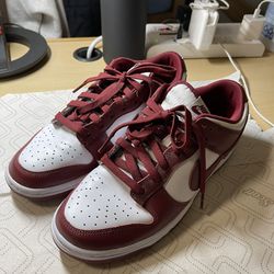 Nike Dunks Low Team Red, Size 9