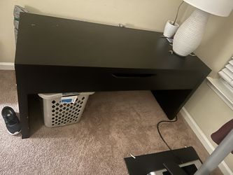 Black Desk