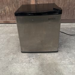 Rovsun Mini Fridge 