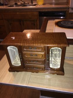 Wood musical Jewely box