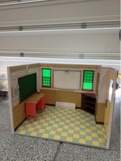 School house for 18” doll