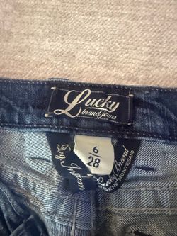 Woman’s lucky size 6(28) Capri jeans