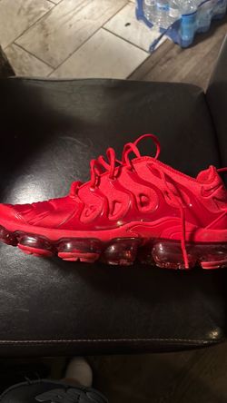 Air Vapormax plus red