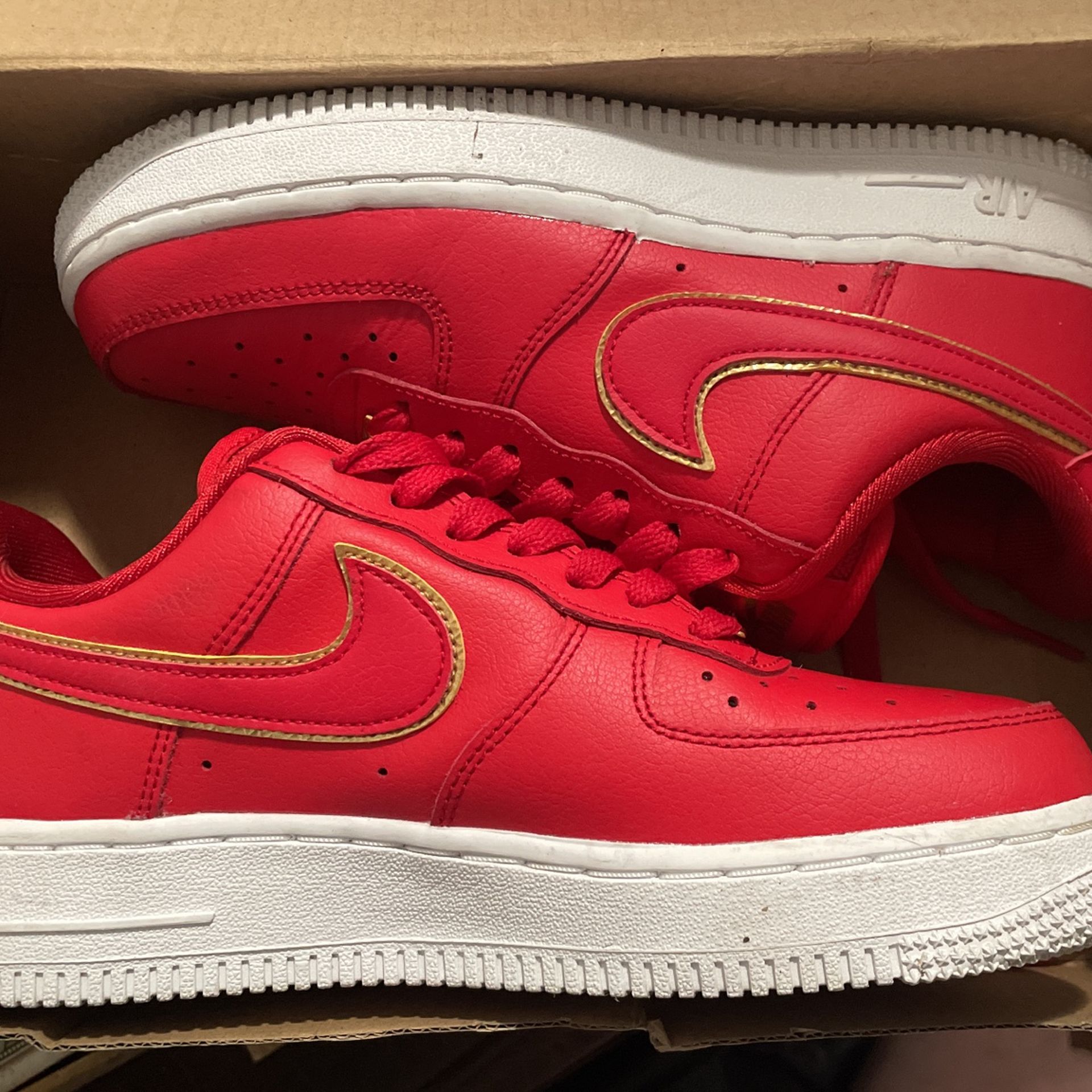 Size 6 Nikes Worn Once 