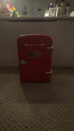 Mini Fridge 