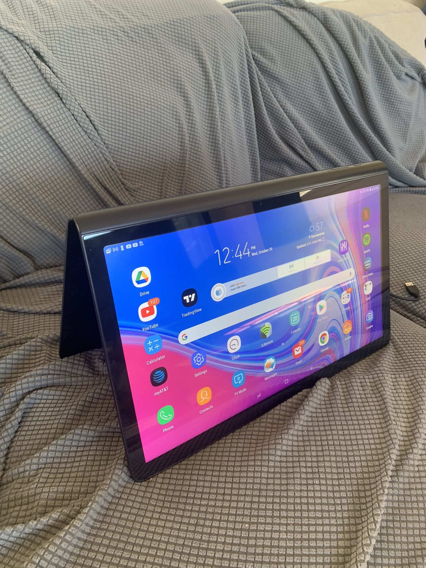 Samsung View 2 64gb 18” Screen Large Tablet Unlocked