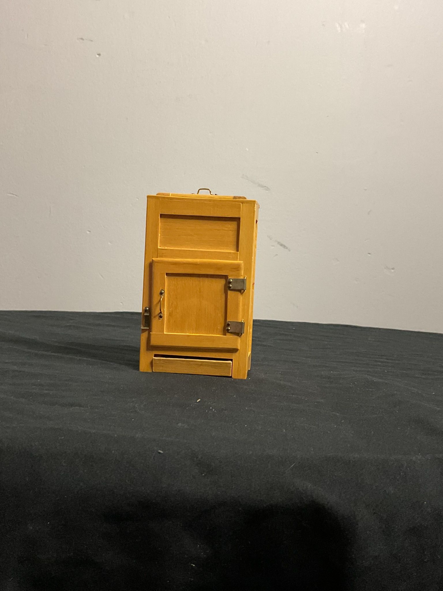 Antique Miniature Ice Box – Dollhouse Collectible