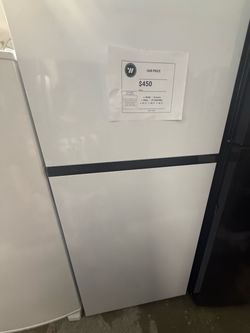 Hisense Top-Freezer Refrigerator White