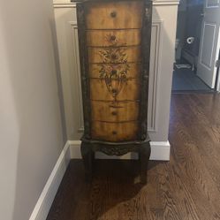 Jewelry Dresser