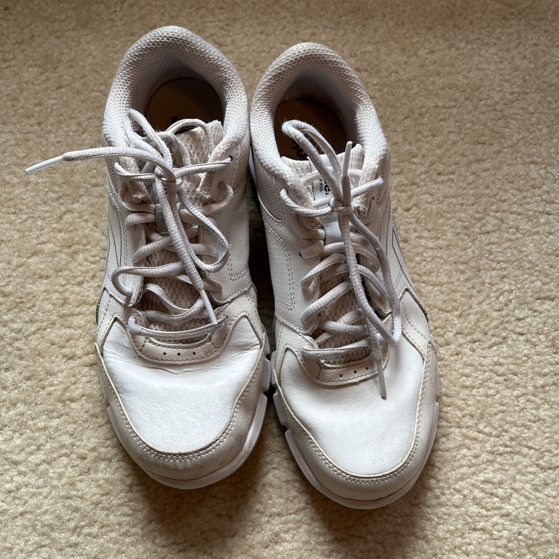 Reebok walking shoes 8.5 women 