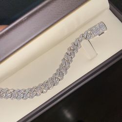 VVS clarity Bracelet $250 Obo! 