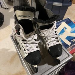Bauer Men’s Hockey Skates 10