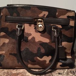 Like new Michael Kors Hamilton tote bag