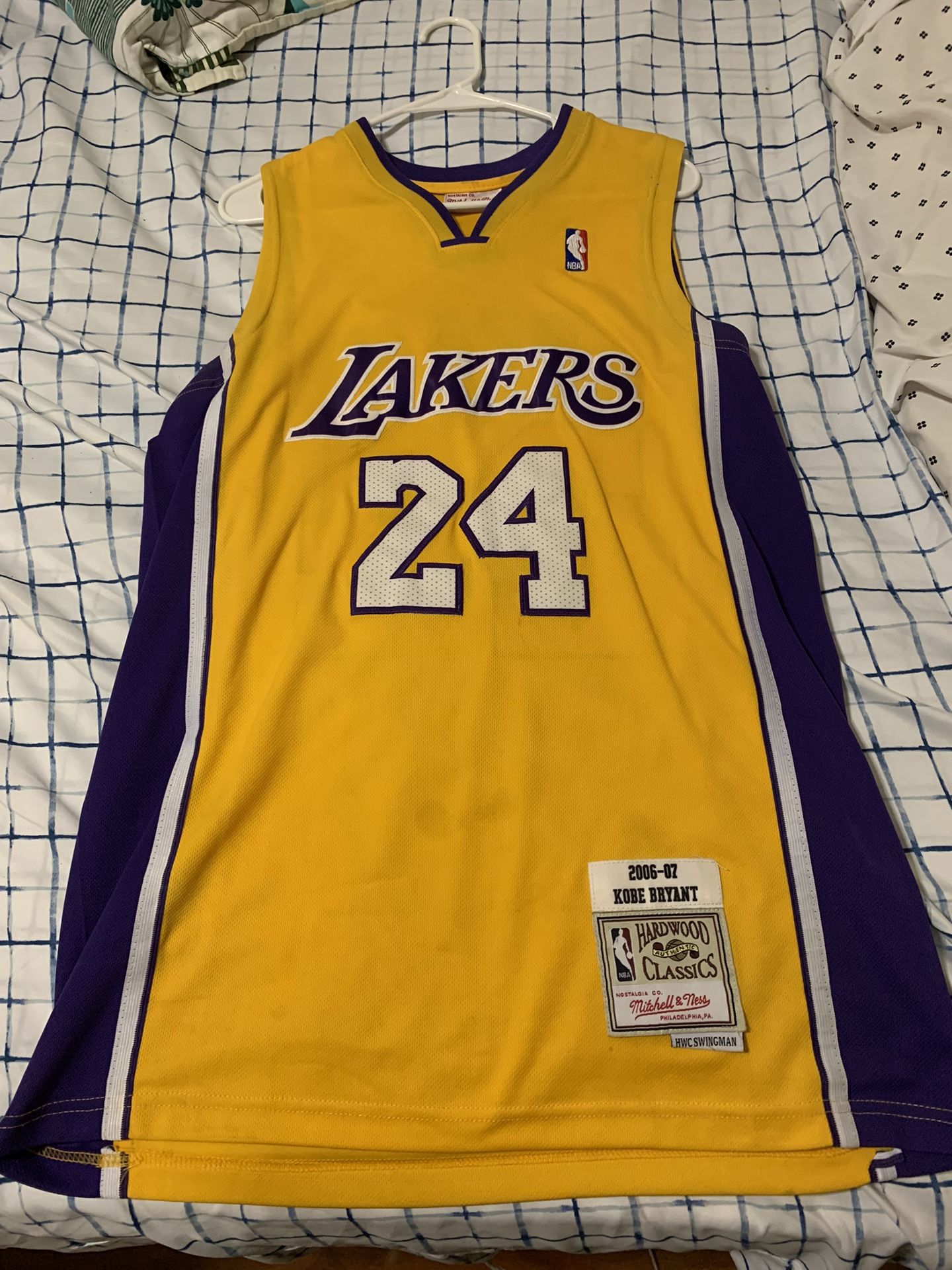 Kobe Bryant Jersey Size Medium