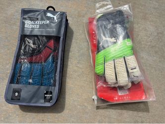 New Puma Soccer Goalkeeper Gloves Sizes 7 and 9