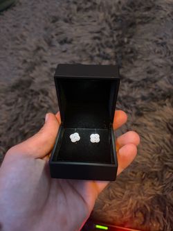 Moissanite diamond Flower Stud Earrings passes diamond tester