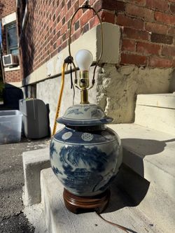 Chinese blue and white lamp