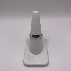 10kt Gold Engagement Style Band w/ Design 