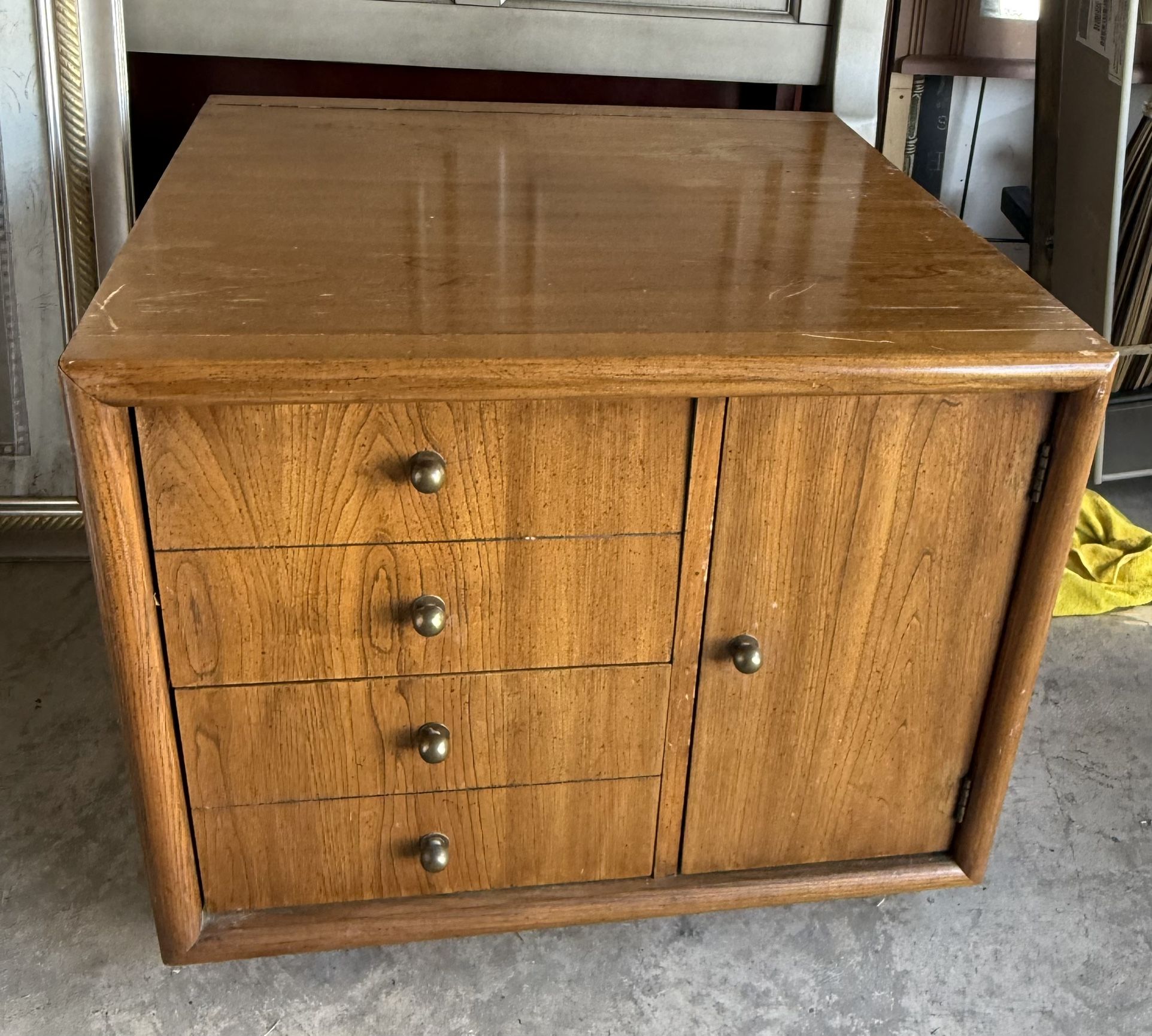 1960 - Mid-century modern side table/nightstand from the 1960s.