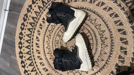 VANS HI-COUNTRY AND HELL-BOUND SNOWBOARD BOOTS