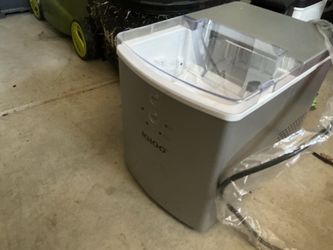 Portable ice maker