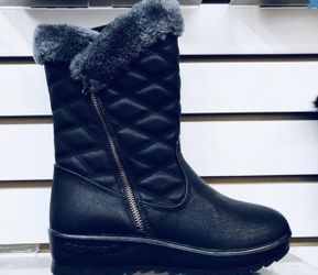 Assorted Women's Winter Boots, Snow, Fur, Warm, Insulated, New Condition