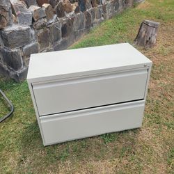 Metal Filing Cabinet 