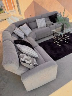 Beige bobs furniture sectional couch 🛋️