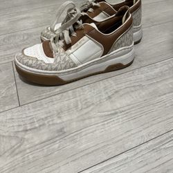 Michael Kors Sneakers – Size 8 – $15