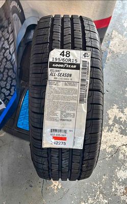 Goodyear Reliant All-Season Tire 195/60R15