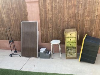 Caja y todo lo demas por $25