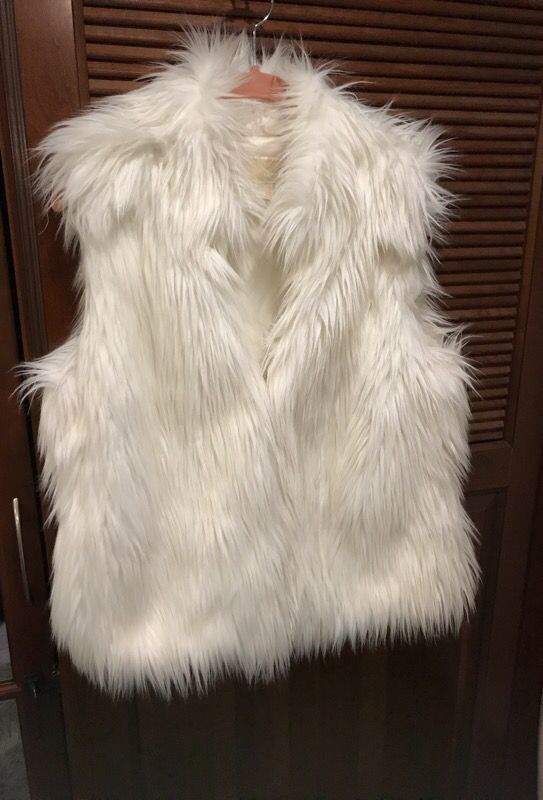 Stunning size large Michael Kors white faux fur vest