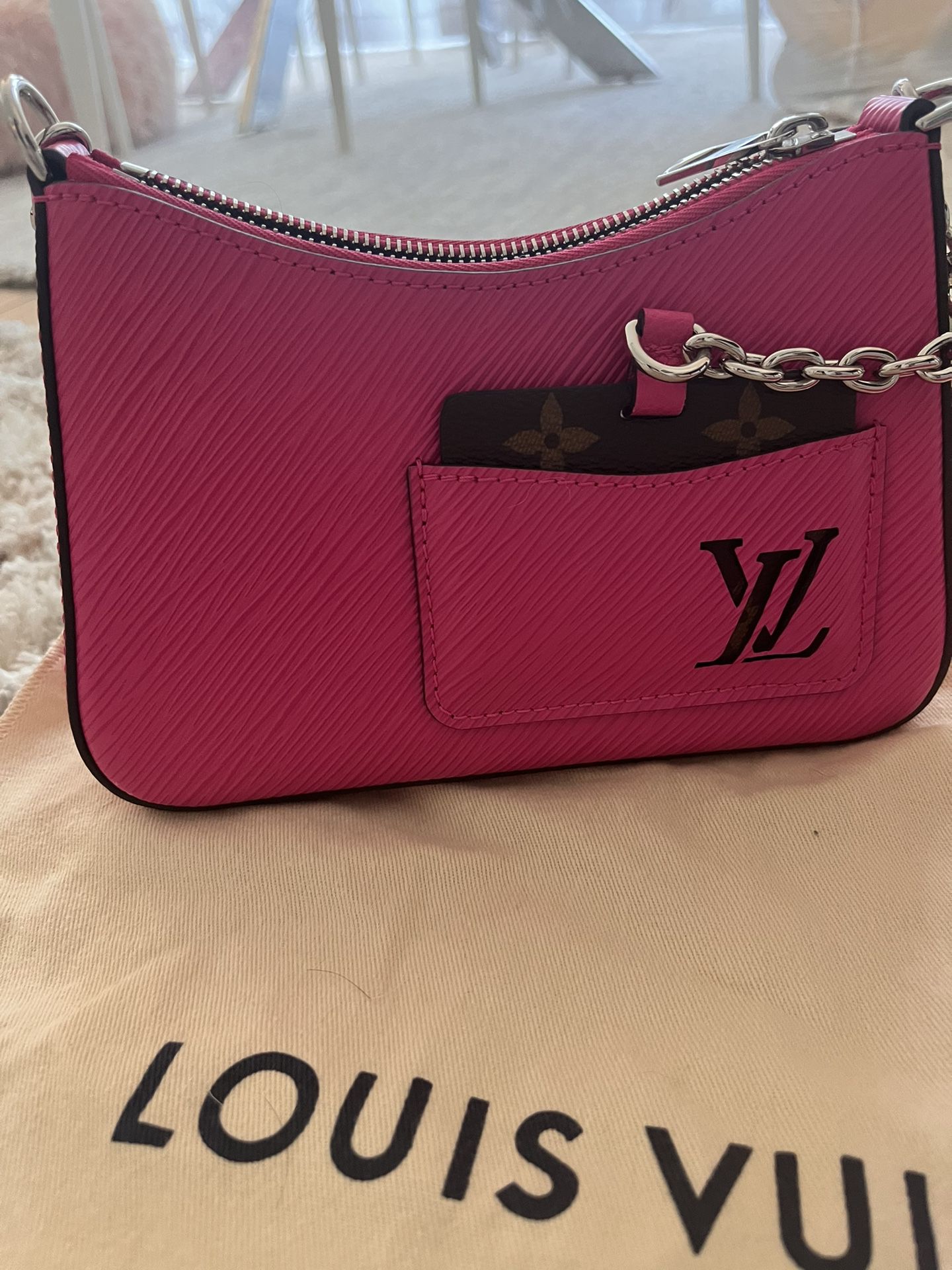 Louis Vuitton® Marellini Rose Miami. Size in 2023