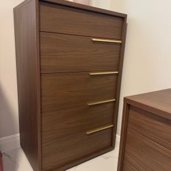 Modani Bedroom Furniture Set 
