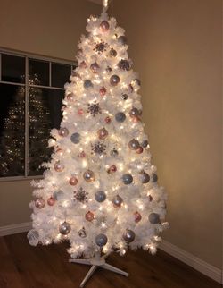 White Pre-Lit Artificial Christmas Tree 7 ft