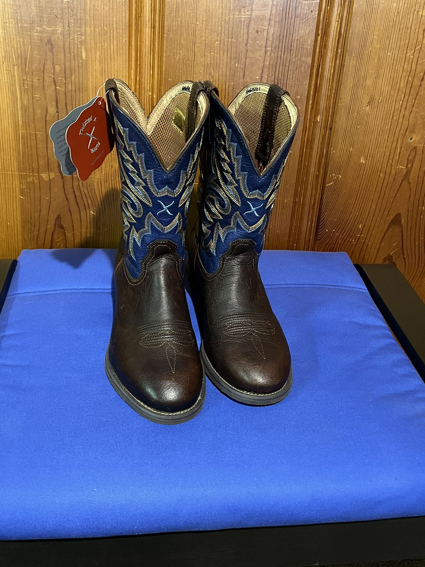 mens boots brand twisted X size 11EE NEW