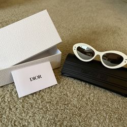Women”s Sun Glasses 