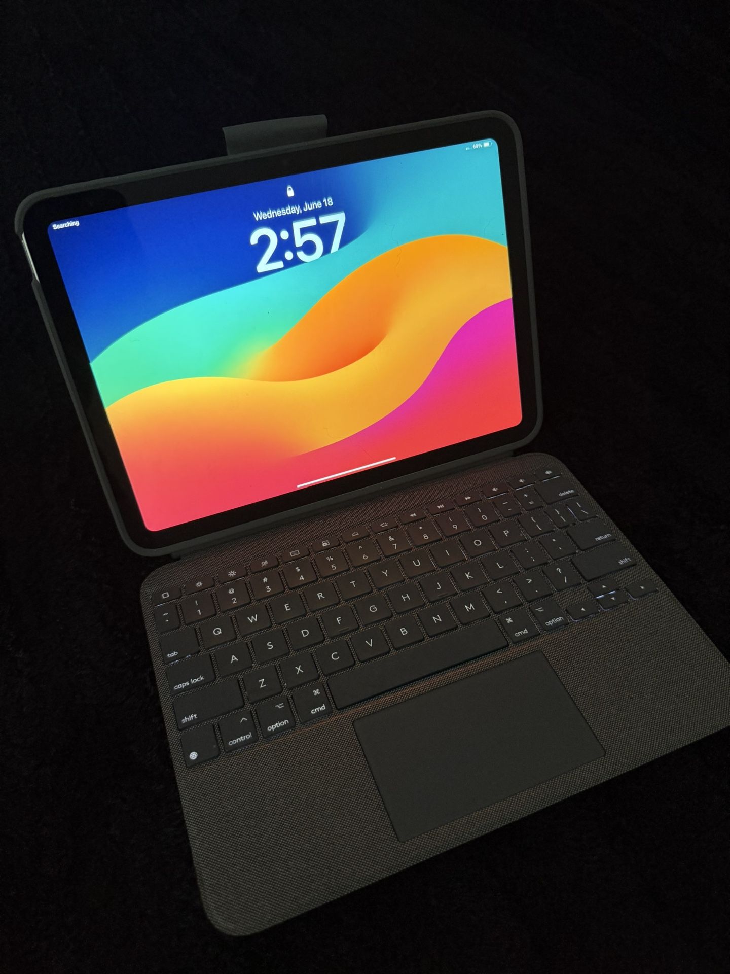 IPAD 10TH GEN 64GB KEYBOARD INCLUDED