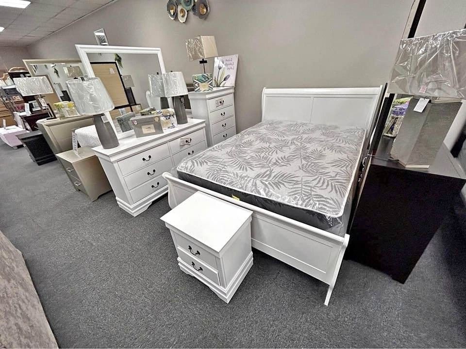 The Best Price ⭕ $10 Down Payment Finance ⭕Louis Philippe White Queen Panel Bedroom Set 5 Piece