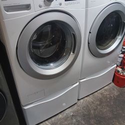 Kenmore Washer And Dryer Set Like New 