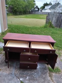 Buffet Real Wood in Excellent condition