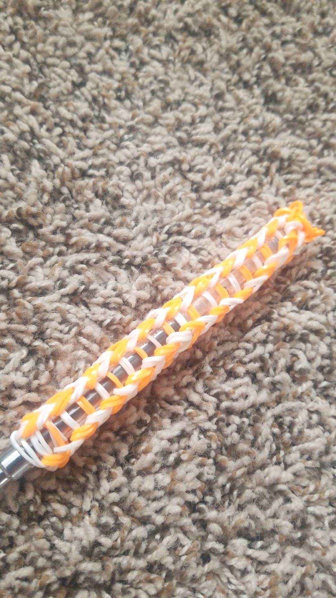 Rainbow loom pen grip