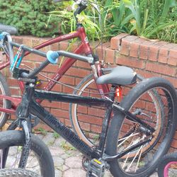 SE BLOCKS FLYER 26" WHEELS $200 , FIRM CASH ONLY , NEEDS REPAIR'S , REAR WHEEL & CHAIN, BRAKE ,