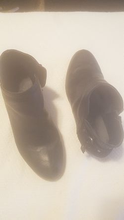 Black booties 7.5