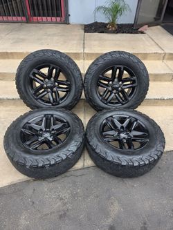 18" Chevy Trailboss OEM rims BfGoodrich KO2 tires
