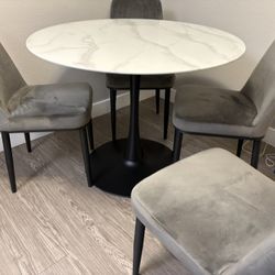 BRAND NEW Table & 4 Chair Set