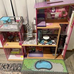 Kidkraft Uptown Dollhouse
