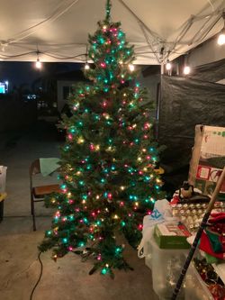 Christmas tree 7.5 F.t pre-Lit